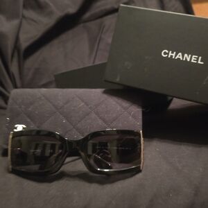 Brand new chanel sunglasses!! Never ❣️❣️worn